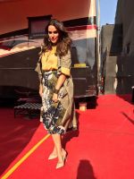 Neha Dhupia In marks and spencer on the sets of chhote Miyan dhakad ... styled by sohaya (3)_58faf6ab108e3.jpg