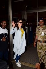 Urvashi Rautela Spotted At Airport on 21st April 2017 (19)_58faf7bca2dbe.JPG