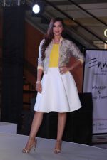Gauhar Khan Showstopper For Spring Summer Collection on 8th May 2017 (29)_5912b309d0dc2.JPG