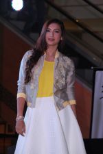 Gauhar Khan Showstopper For Spring Summer Collection on 8th May 2017 (38)_5912b32275279.JPG