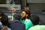 Ranveer Singh Spotted At Bandra on 13th May 2017 (1)_5917f23fd9adf.JPG