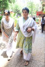 at the funeral of Reema Lagoo on 18th May 2017 (17)_591e845dc0611.JPG