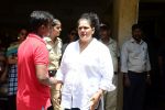 at the funeral of Reema Lagoo on 18th May 2017 (43)_591e84961e2a6.JPG