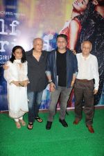 Mahesh Bhatt, Mohit Suri, Mukesh Bhatt at the Success Party Of Film Half Girlfriend on 27th May 2017 (87)_592980b1b3d9d.JPG