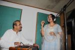 Suresh Wadkar, Padma Wadkar at the Muhurat & Song Recording Of Marathi Movie on 26th May 2017 (32)_5929788198cf5.JPG