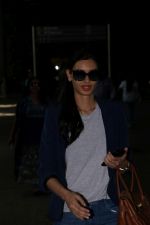 Diana Penty Spotted At Airport on 1st June 2017 (4)_593023e8c9c55.jpg