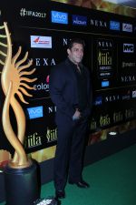 Salman Khan at The Press Conference Of The 18th Edition 2017 IIFA Festival New York on 1st June 2017 (21)_59317a3831d6d.JPG