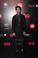 Vicky Kaushal at Star Studded Red Carpet For GQ Best Dressed 2017 on 4th June 2017 (152)_5934d238bcfed.JPG