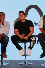 Salman Khan at the Launch Of Being Human Electric Cycles on 5th June 2017 (13)_593649816e09a.JPG