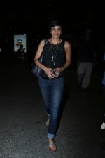 Mandira Bedi at the airport on 10th June 2017 (16)_593bc0812a89c.jpeg