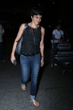 Mandira Bedi at the airport on 10th June 2017 (6)_593bc07cc07dd.jpeg