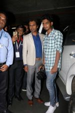 Nawazuddin Siddiqui at the airport on 10th June 2017 (14)_593bc134cb78d.jpeg