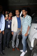 Nawazuddin Siddiqui at the airport on 10th June 2017 (9)_593bc13210544.jpeg