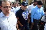 Salman Khan at I Love Mumbai Handing Over Of Public Utility Toilets on 9th June 2017 (2)_593b9d540d857.JPG