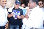 Salman Khan at I Love Mumbai Handing Over Of Public Utility Toilets on 9th June 2017 (7)_593b9d5e9670d.JPG