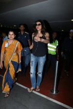 Sushmita Sen at the airport on 10th June 2017 (14)_593bc29c9323a.jpeg