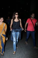 Sushmita Sen at the airport on 10th June 2017 (18)_593bc29e65f9a.jpeg