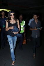 Sushmita Sen at the airport on 10th June 2017 (3)_593bc29747311.jpeg