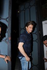 Shah Rukh khan at korner house 2 on 10th June 2017 (24)_593cc0fc72019.JPG