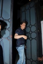 Shah Rukh khan at korner house 2 on 10th June 2017 (32)_593cc10fb579e.JPG
