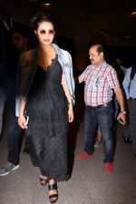 Priyanka Chopra Spotted At Airport on 12th June 2017 (10)_593f58cd7dde7.JPG