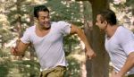 Salman Khan and Sohail Khan in Film Tubelight Movie Still (6)_5941394705731.jpg