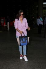 Sophie Choudry at the airport on 14th June 2017 (1)_594114c9b83e7.JPG
