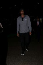 Arjun Rampal Spotted At Airport on 15th June 2017 (5)_59437b859a484.JPG