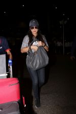 Preity Zinta Spotted At Airport on 15th June 2017 (9)_59437c73803c3.JPG