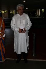 Javed Akhtar Spotted At International Airport on 16th June 2017 (2)_5944d4e9e79ca.JPG