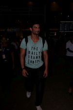 Sushant Singh Rajput at the Airport on 20th June 2017 (1)_59494e87d821b.JPG