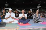 Jackie Shroff, Amruta Fadnavis celebrate World Yoga Day in Mumbai on 21st June 2017 (48)_594a721a71dc3.JPG