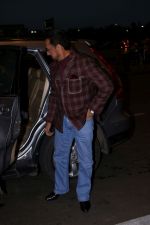 Gulshan Grover at the Airport on 21st June 2017 (3)_594b33ef02abe.JPG
