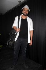 Jackky Bhagnani Debut In Theatre Play Riddles on 23rd June 2017 (7)_594e10bf099f1.JPG