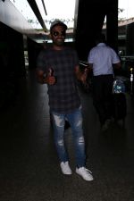 Dharmesh Yelande Spotted At Airport on 24th June 2017 (1)_594f23e631719.JPG