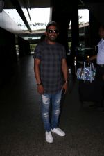 Dharmesh Yelande Spotted At Airport on 24th June 2017 (2)_594f23e7a46d1.JPG