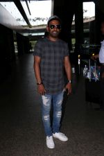 Dharmesh Yelande Spotted At Airport on 24th June 2017 (3)_594f23e90b3a2.JPG