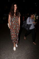 Disha Patani Spotted At Airport on 24th June 2017 (7)_594f244c8e499.JPG