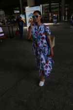 Kajol Spotted At Airport on 2nd July 2017 (3)_595a02e4937b0.JPG