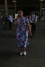 Kajol Spotted At Airport on 2nd July 2017 (6)_595a02eb77bea.JPG
