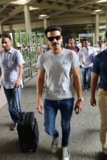 Manoj Bajpayee Spotted At Airport on 3rd July 2017 (1)_595a44235a967.JPG