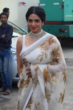 Sridevi on the sets of Sa Re Ga Ma Pa For Promoting Film Mom on 5th July 2017 (44)_595da74146bfd.JPG