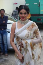 Sridevi on the sets of Sa Re Ga Ma Pa For Promoting Film Mom on 5th July 2017 (50)_595da83c913d1.JPG