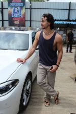 Tiger Shroff Spotted At Technical Rehearsals For Main Hoon Michael Concert on 6th July 2017 (12)_595e3c56e3472.JPG