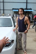Tiger Shroff Spotted At Technical Rehearsals For Main Hoon Michael Concert on 6th July 2017 (6)_595e3c4c1d0ae.JPG