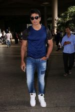 Sonu Sood Spotted At Airport on 8th July 2017 (7)_5960d33d17c7b.JPG