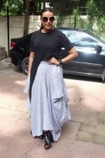 Neha Dhupia Spotted before The Recording Of their Episode NoFilterNeha Season 2 on 10th July 2017 (76)_596388df9fa69.JPG