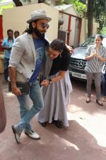 Ranveer Singh, Neha Dhupia Spotted before The Recording Of their Episode NoFilterNeha Season 2 on 10th July 2017(52)_596388ecb30fb.JPG