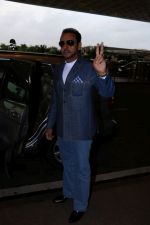 Gulshan Grover Spotted At Airport on 11th July 2017 (5)_5965b1f48b175.JPG