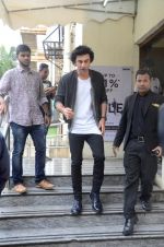 Ranbir Kapoor spotted in Juhu Pvr on 14th July 2017 (2)_5968c81b996a9.JPG